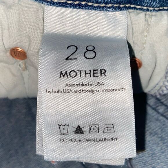 MOTHER Looker Petite in Graffiti Girl - Picture 5 of 7